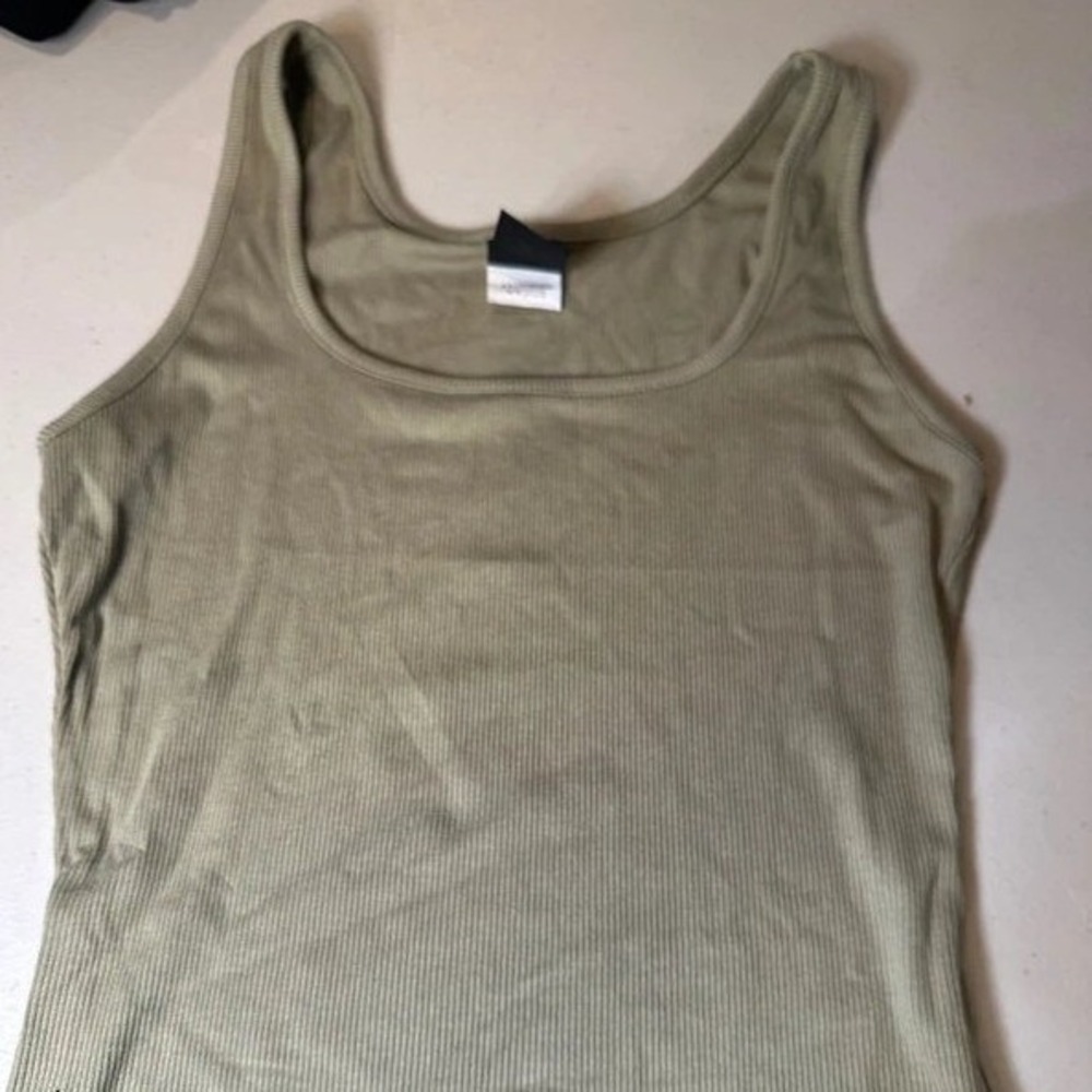 Comfrt Tank Top Women Medium Sage Green Good Ribbed Scoop Neck Sleeveless